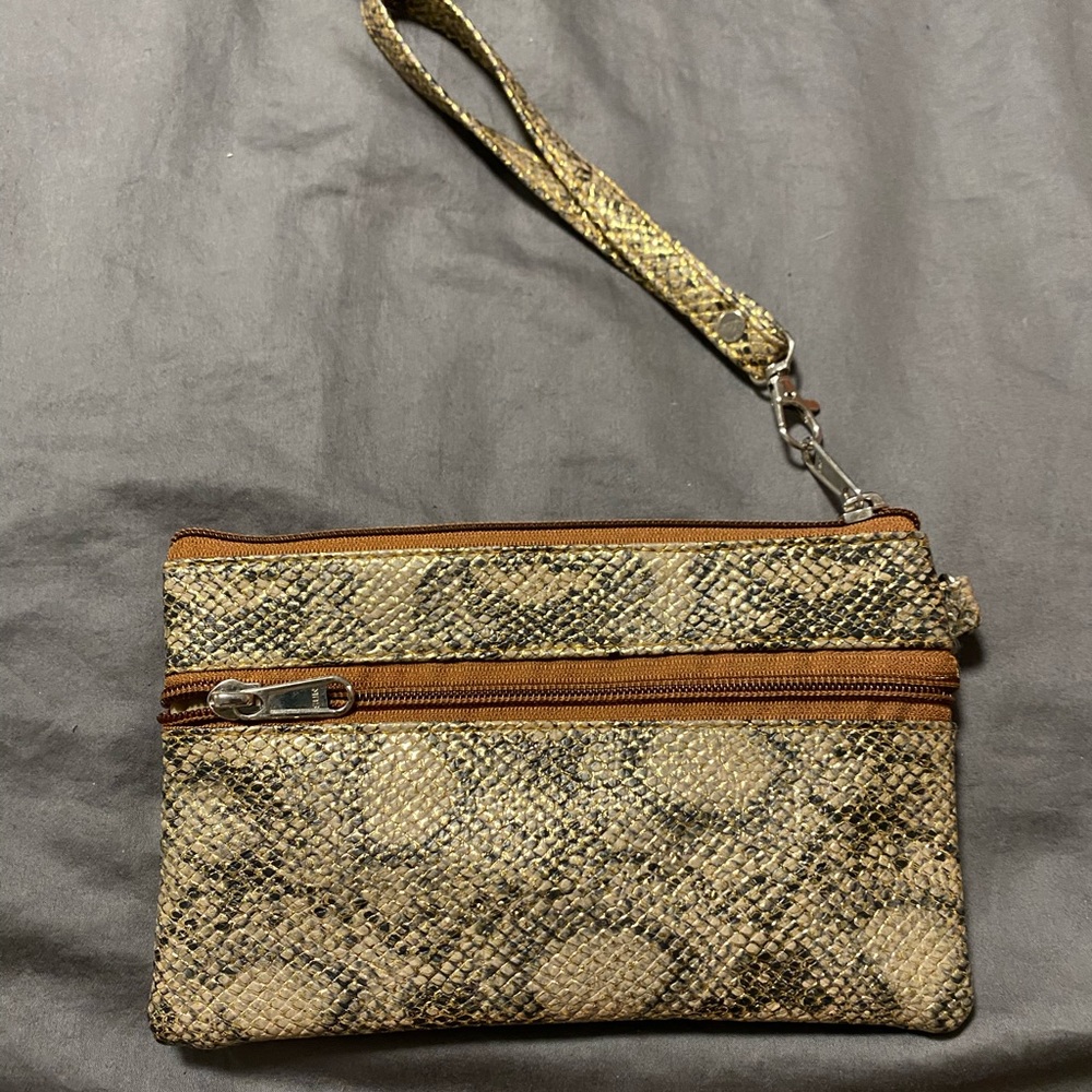 Jennaration Faux Snakeskin Zip Wristlet